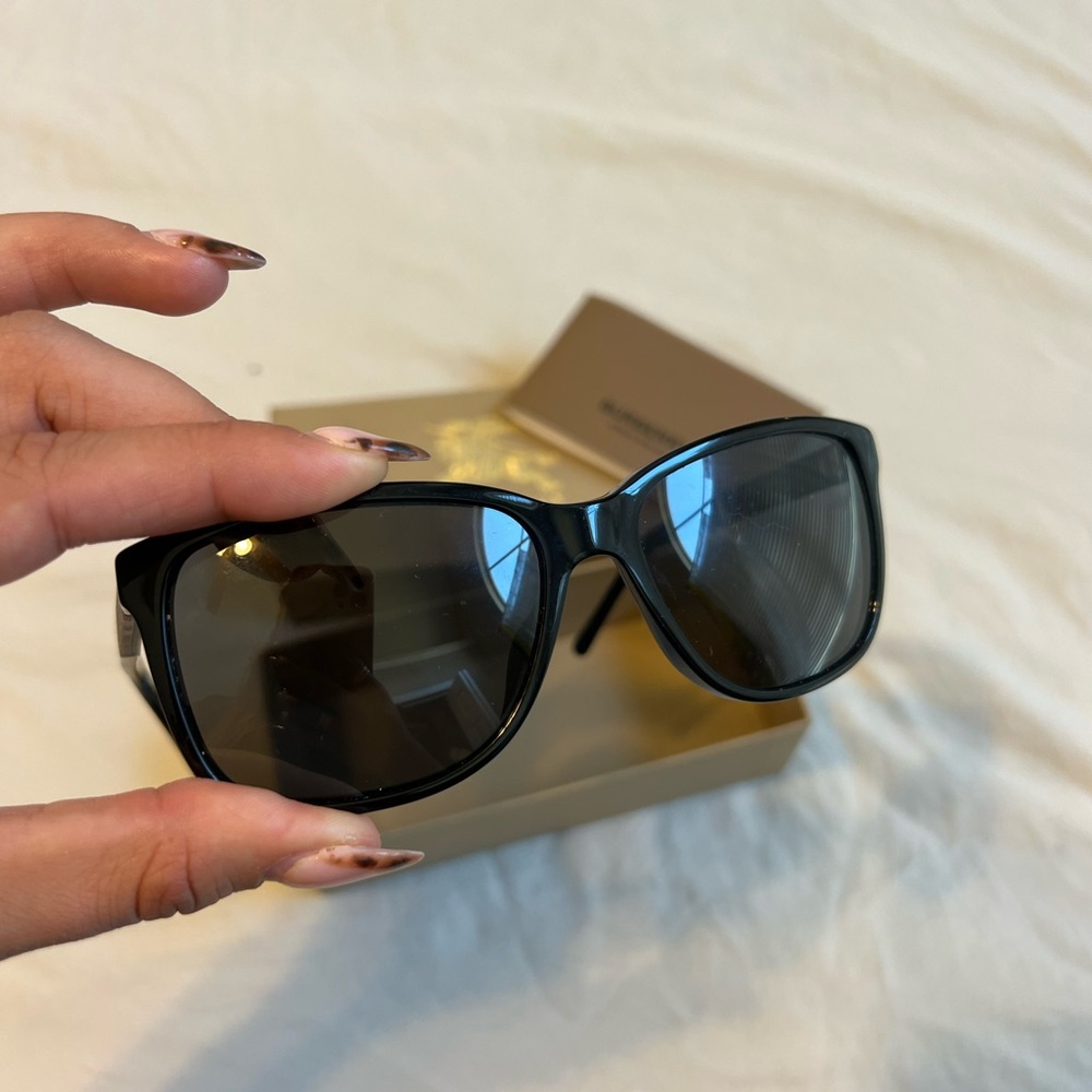 Burberry sunglasses